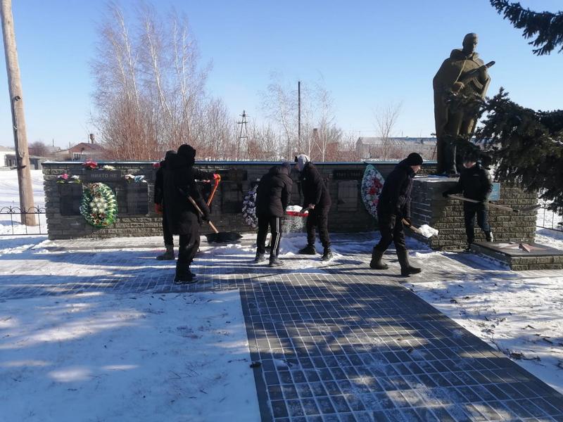 Акция «Чистый памятник».